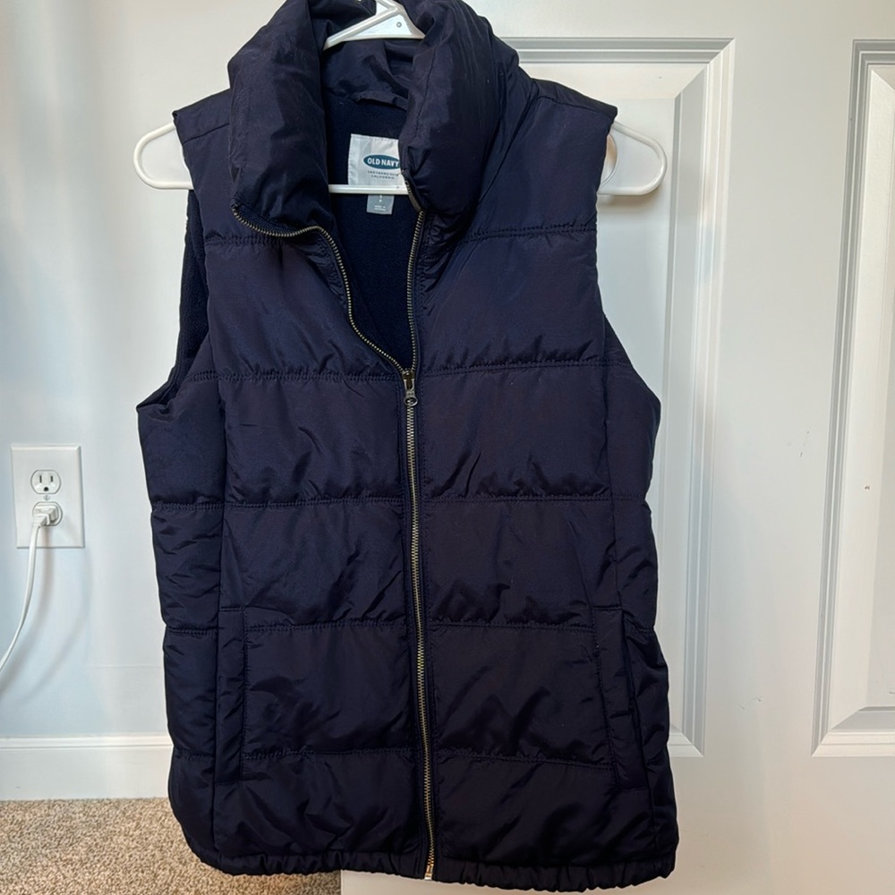 Old Navy Navy puffer vest